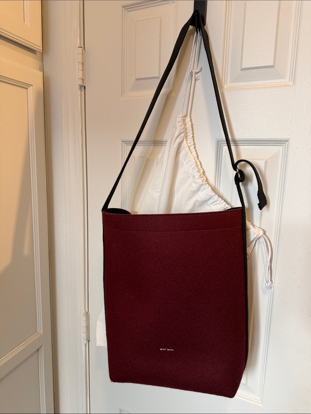 Graft Lantz burgundy Shoulder Bag with Black Adjustable Strap